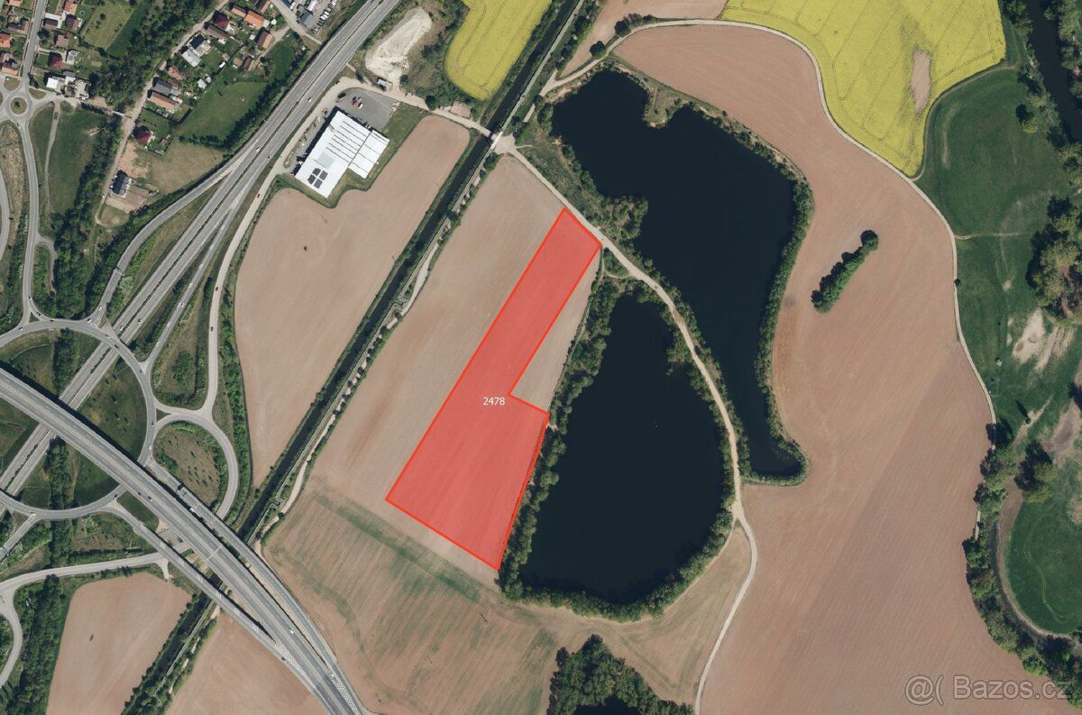 V katastrálním území Opatovice nad Labem nabízím k prodeji v