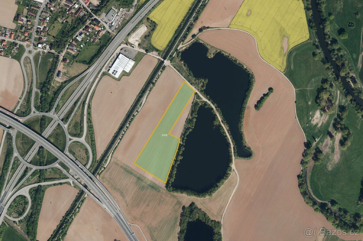 V katastrálním území Opatovice nad Labem nabízím k prodeji v