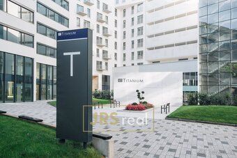 Ev.č. 140026JS Nabízíme k pronájmu moderní pracovní prostor 