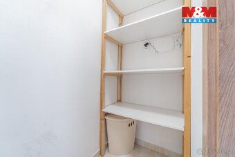 Nabízíme k prodeji světlý byt 2+kk o užitné ploše 50 m² v kl
