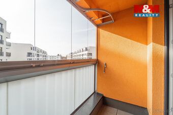 Nabízíme k prodeji světlý byt 2+kk o užitné ploše 50 m² v kl