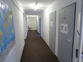 Nabízíme k pronájmu kancelář (7 m2) ve 2.patře domu na Bráfo