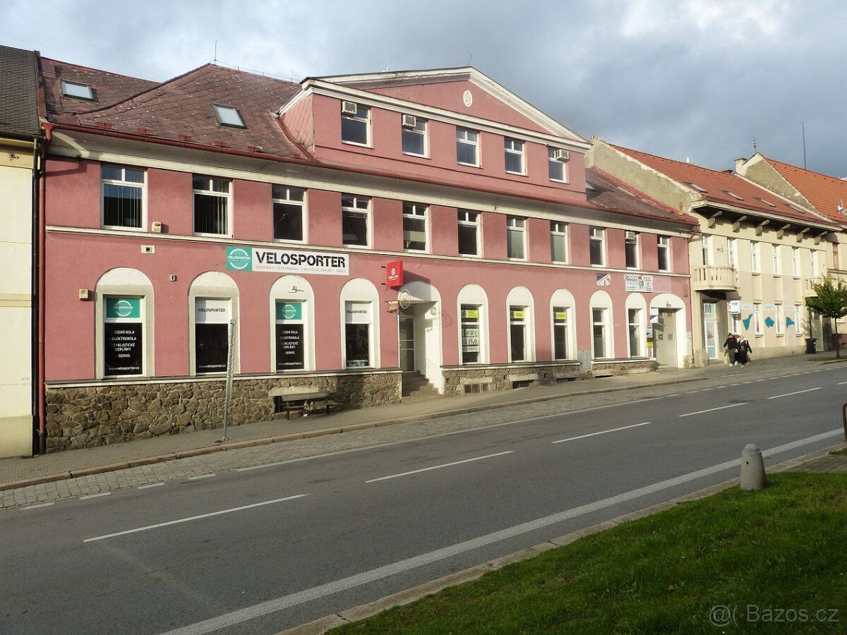 Nabízíme k pronájmu kancelář (7 m2) ve 2.patře domu na Bráfo