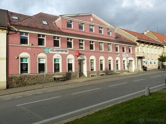 Nabízíme k pronájmu kancelář (7 m2) ve 2.patře domu na Bráfo