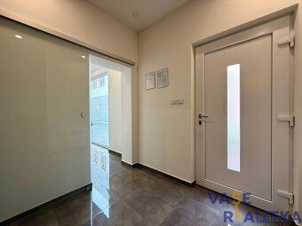 Nabízíme k pronájmu komerční prostor o velikosti 17m2, na ul