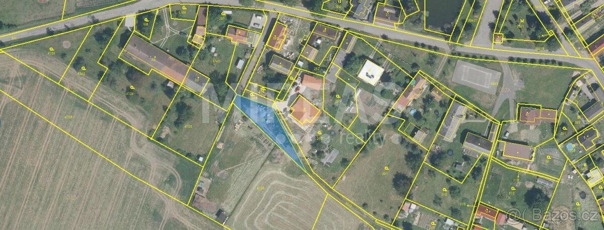 Nabízíme k prodeji pozemek o výměře 552 m2 v obci Lhotice - 