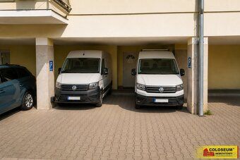 Ev.č. 5432BL012 Nabízíme k pronájmu dvě krytá parkovací stán