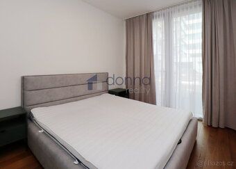 Nabízíme pronájem krásného bytu 3+kk/T, 105m2, v přízemí nov