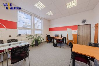 Nabízíme k prodeji cihlový bytový dům s komerčním prostorem 