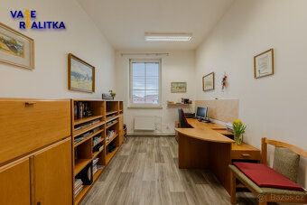 Nabízíme k prodeji cihlový bytový dům s komerčním prostorem 