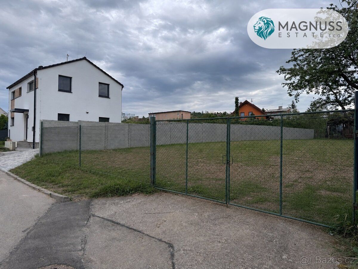 Ve výhradním zastoupení majitele nabízíme k prodeji stavební