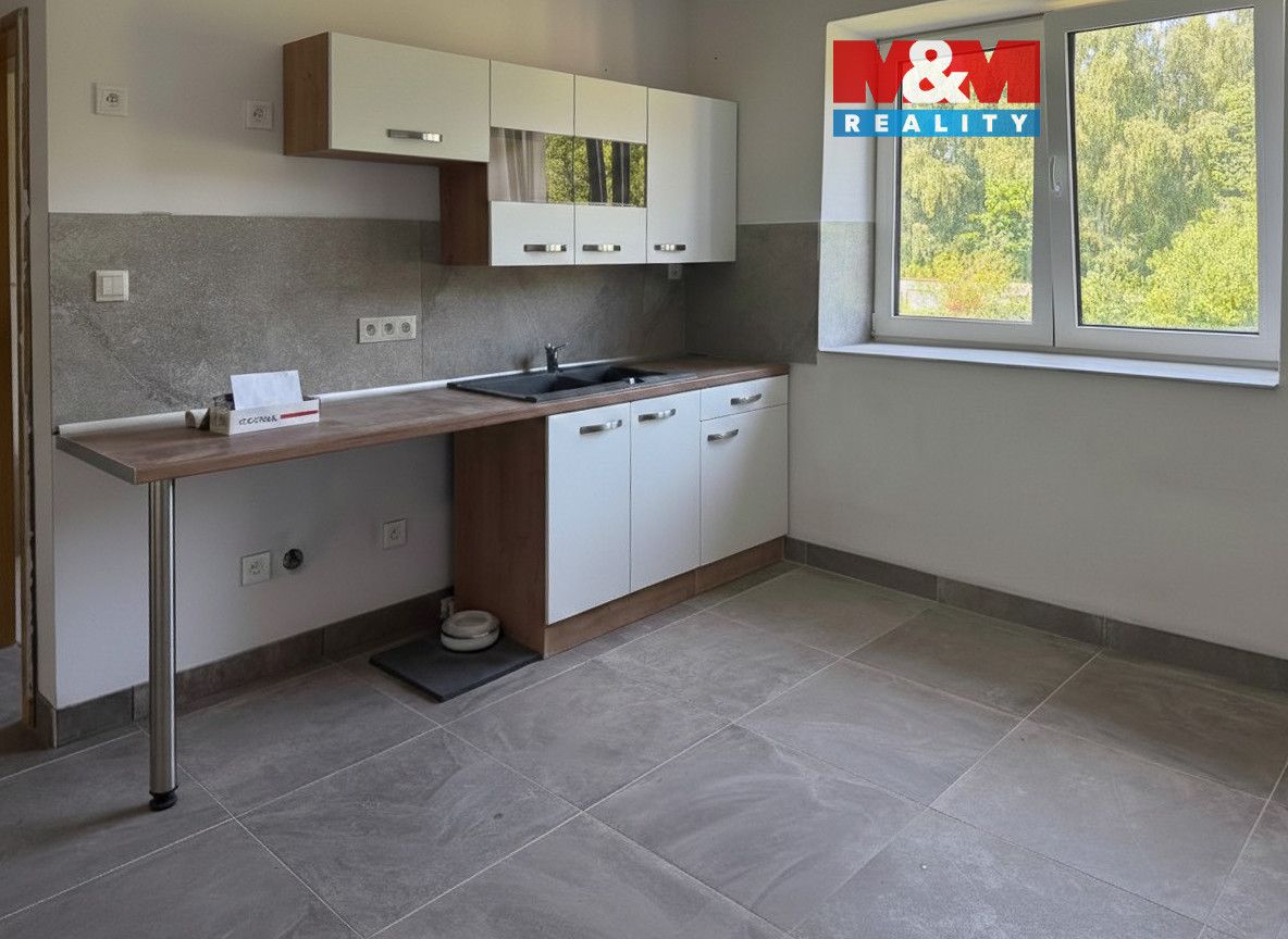 Nabízíme pronájem bytu 3+kk o užitné ploše 75 m² v cihlovém 
