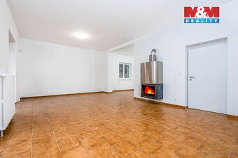 Hledáte dům, který nabídne prostor, klid i soukromí pro celo