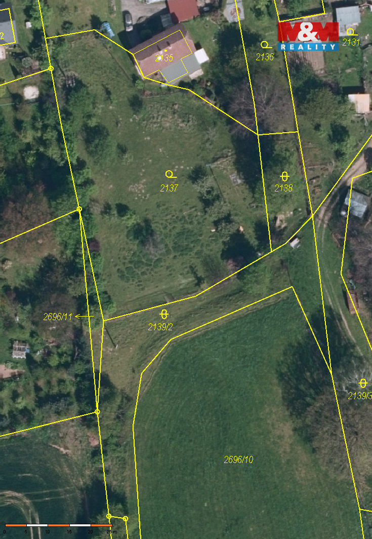 Nabízíme k prodeji slunný pozemek o rozloze 2510 m², ideální
