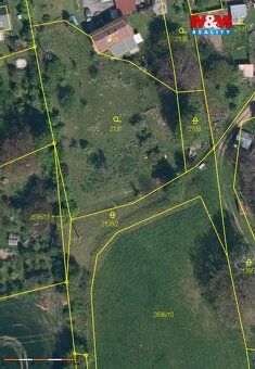Nabízíme k prodeji slunný pozemek o rozloze 2510 m², ideální