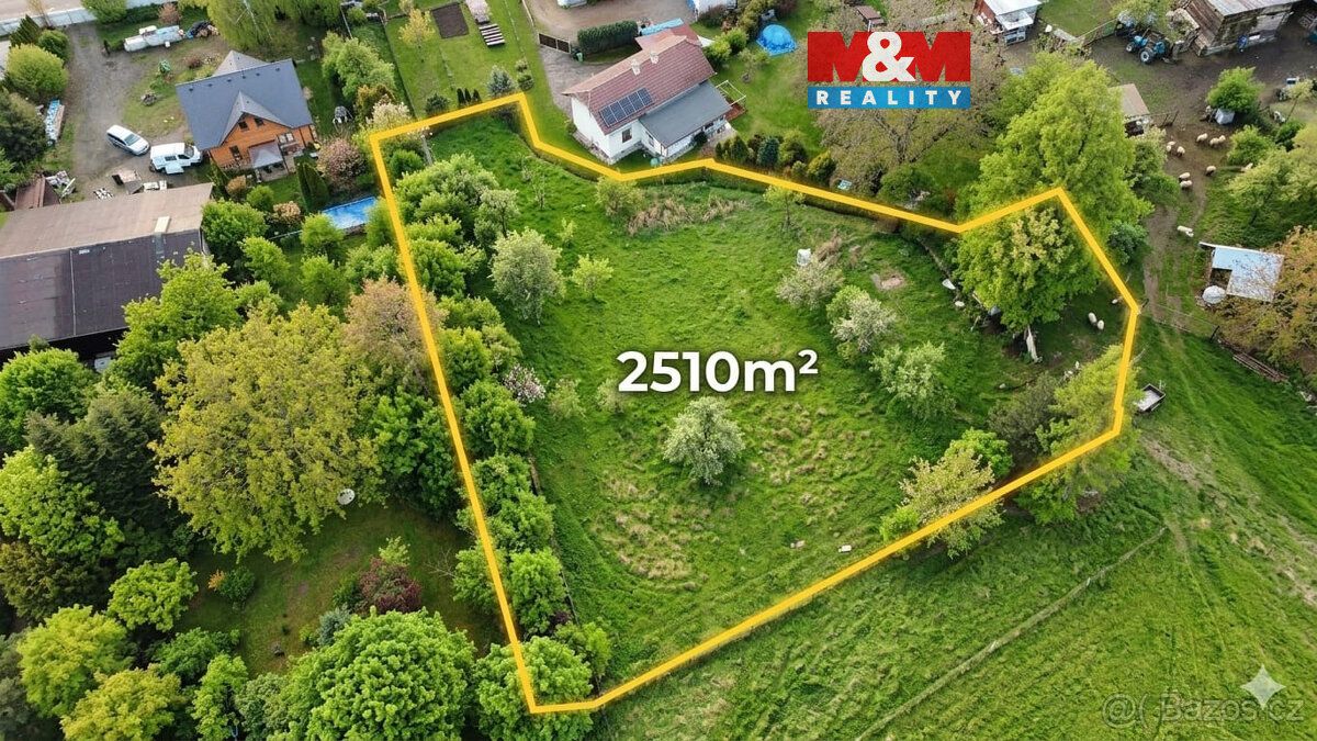 Nabízíme k prodeji slunný pozemek o rozloze 2510 m², ideální