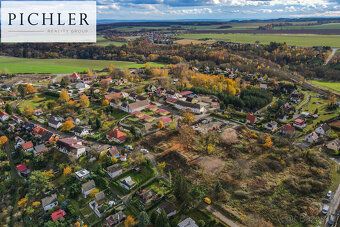 Nabízíme ke koupi pozemek ideálního tvaru o výměře 1003 m² v