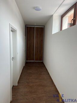 Nabízíme k pronájmu nový moderní byt ve 2. nadzemním podlaží