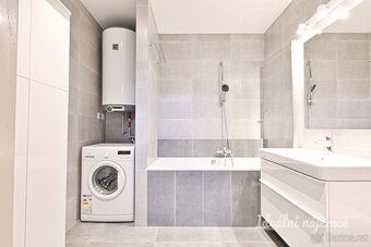 K dlouhodobému podnájmu nabízíme moderní a prosluněný byt 1+