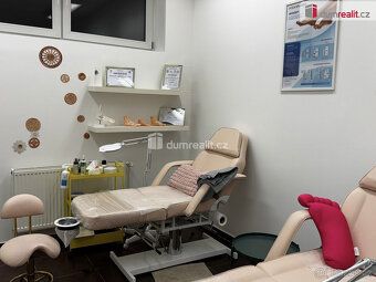 , Pronájem stolu pro manikúru, Praha 4, Jana Růžičky V ceně 
