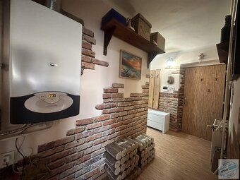 Ve výhradním zastoupení nabízíme k prodeji prostorný cihlový