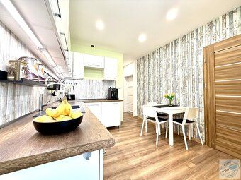 Nabízíme prostorný a moderní byt 4+1 v blízkosti centra Krno