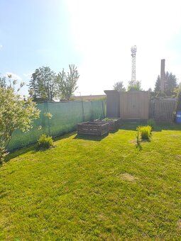 Nabízíme k prodeji chatu o zastavěné ploše 16 m² se zahradou