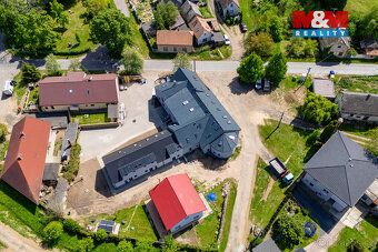 Nabízíme k pronájmu moderní světlý mezonetový byt 2+kk o uži