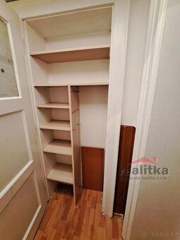 Nabízíme k pronájmu slunný byt 1+1 o výměře 46 m² v cihlovém
