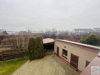 Nabízíme Vám exkluzivní možnost zakoupit prostorný rodinný d