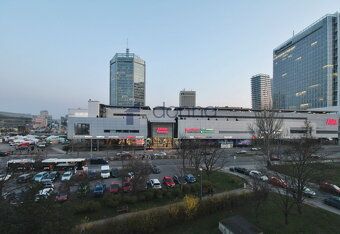 Nabízíme k pronájmu byt 1+kk/L, plocha 32m2, ve 4. patře pan