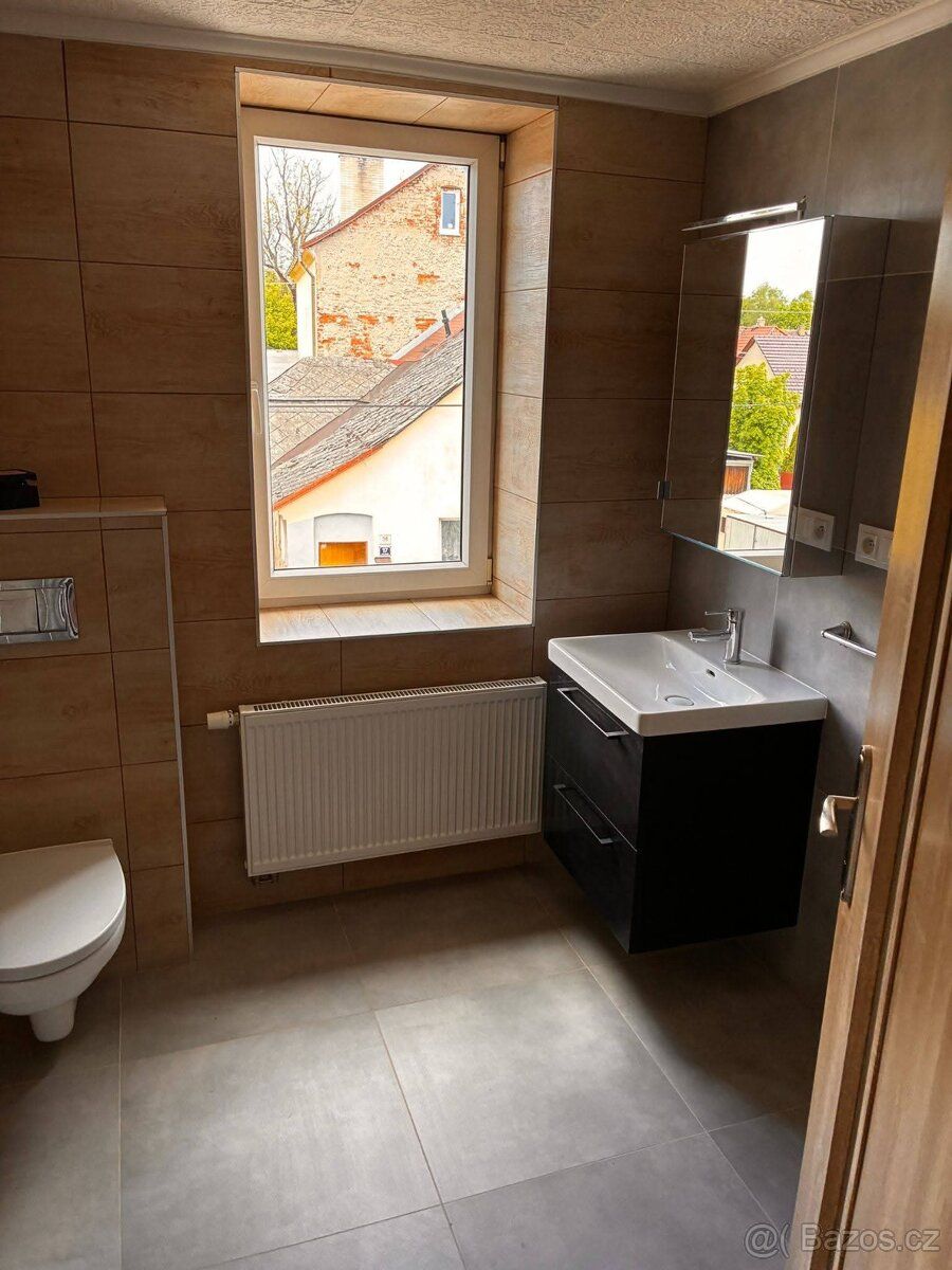 Pronájmu velký, klimatizovaný byt 2+kk. 16 000,- + 3000 ener