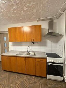 Dlouhodobě pronajmu vlastní byt 4+1 s lodžií, 68,5m2. Jedná 