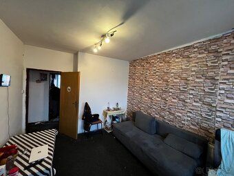 Nabízím k prodeji byt 2+1 s balkonem o užitné ploše 53m², na