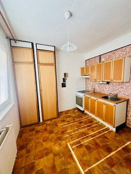 Nabízíme k pronájmu bytovou jednotku 2+1 s balkonem o veliko