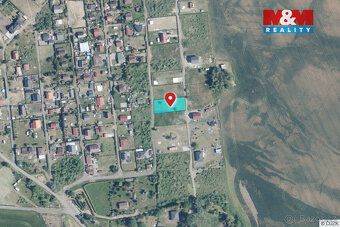 Nabízíme k prodeji oplocený pozemek o výměře 943 m², určený 