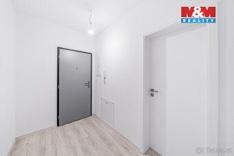 Nabízíme k pronájmu příjemný a slunný byt o dispozici 2+kk a