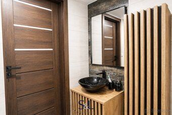 Ev.č. 01657 Nabízíme k pronájmu prostorný mezonetový byt 4+1