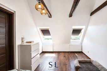 Ev.č. 01657 Nabízíme k pronájmu prostorný mezonetový byt 4+1