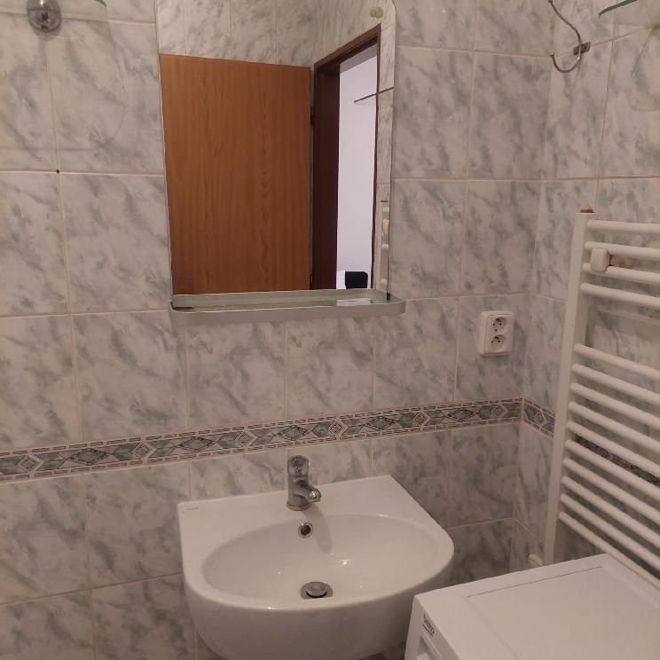 Pronajmu garsonku ve Staré Boleslavi dlouhodobě, nedaleko ce