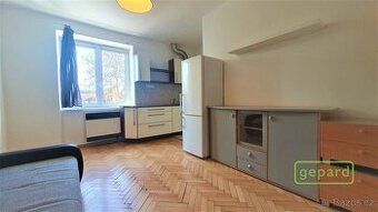 Pronajmu garsonku ve Staré Boleslavi dlouhodobě, nedaleko ce