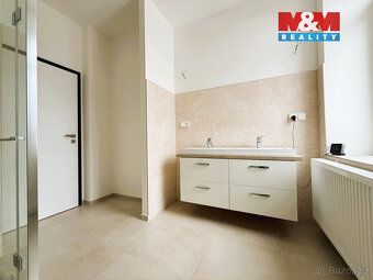 Nabízíme ke koupi prostorný byt 3+1 o užitné ploše 72m² v kl