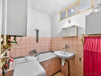 🏡✨ NA PRODEJ PROSTRANNÍ 3,5- POKOJOVÝ BYT V TRENČÍNĚ – MÍSTO