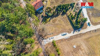 Nabízíme k prodeji pozemek o rozloze 1276 m², ideální pro vý