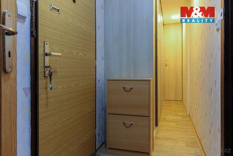 Ve výhradním zastoupení nabízíme prodej bytu 2+1 se zaskleno