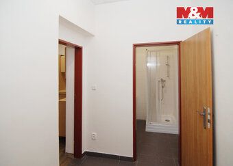 V zastoupení majitele nabízíme pronájem garsonky v cihlovém 
