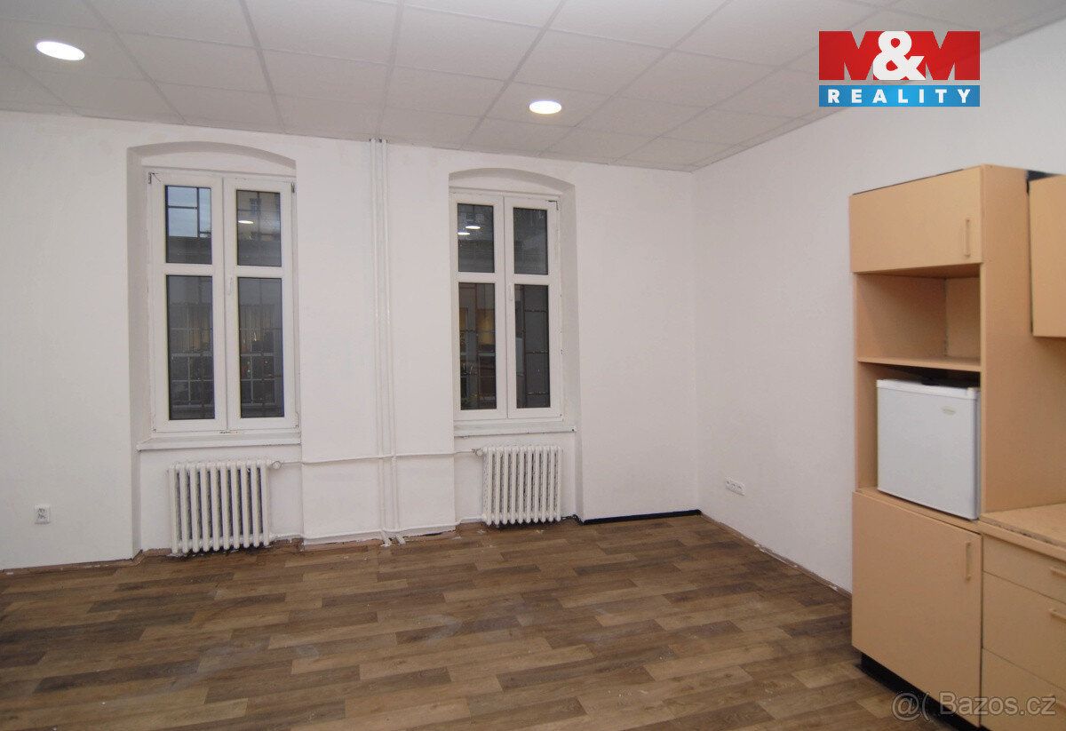 V zastoupení majitele nabízíme pronájem garsonky v cihlovém 