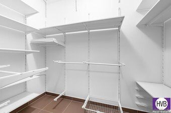 Nabízíme k pronájmu byt o dispozici 4+kk, o výměře 103m2 + p