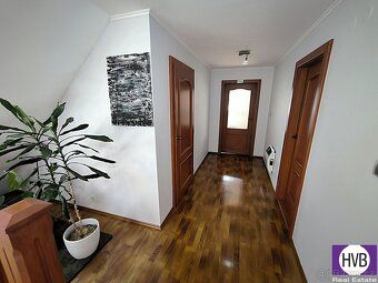 Prodej moderního, kompletně zařízeného RD 5+1 340 m² s dvoug