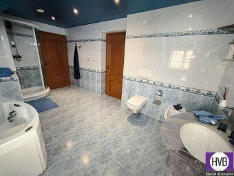 Prodej moderního, kompletně zařízeného RD 5+1 340 m² s dvoug